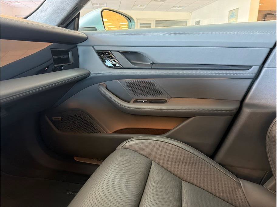 Used 2020 Porsche Taycan AWD/4WD image 25