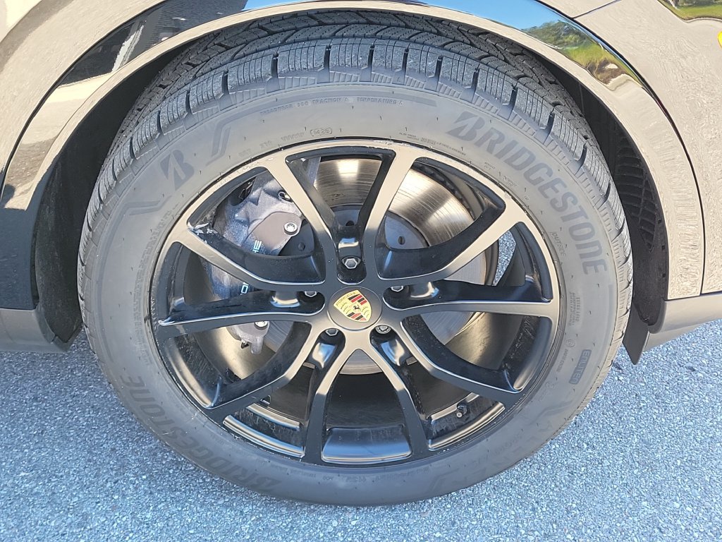 Certified 2026 Porsche Cayenne Coupe AWD/4WD image 13