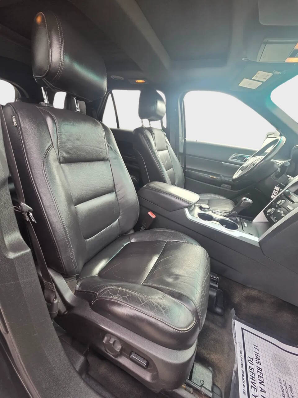 Used 2015 Ford Explorer XLT w/ Equipment Group 202B AWD/4WD image 12