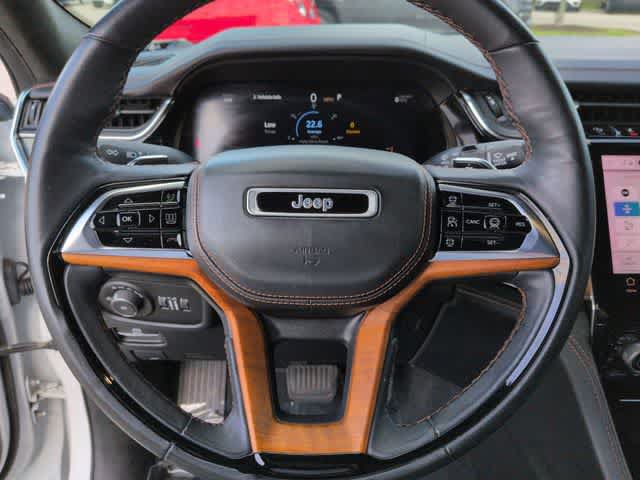 Used 2023 Jeep Grand Cherokee Summit AWD/4WD image 24