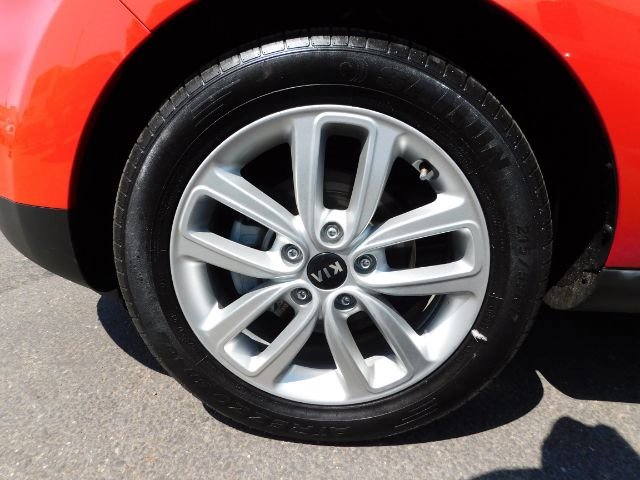 Used 2019 Kia Soul + image 11