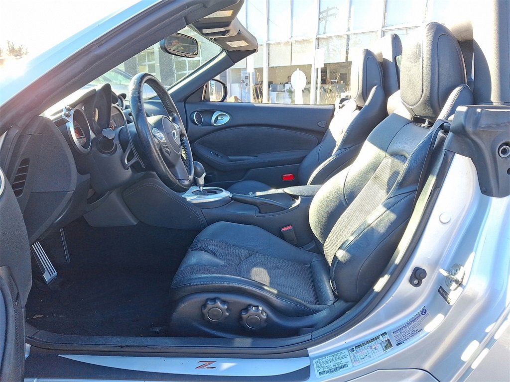 Used 2018 Nissan 370Z Touring Sport image 12