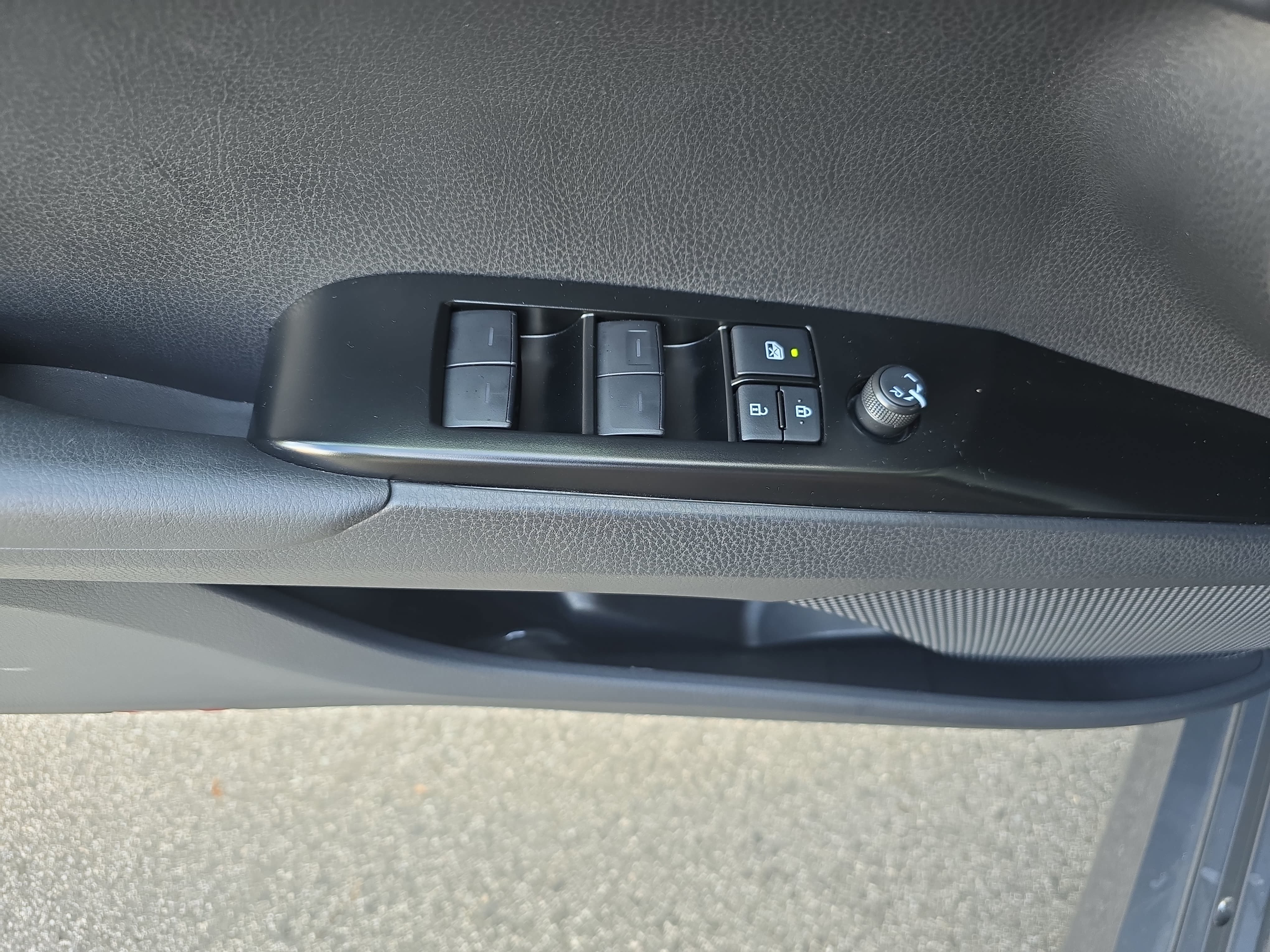 Used 2026 Toyota Camry LE w/ Convenience Package FWD image 27