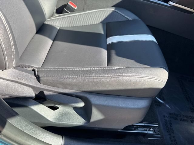 Used 2025 Toyota Camry SE w/ Convenience Package FWD image 16