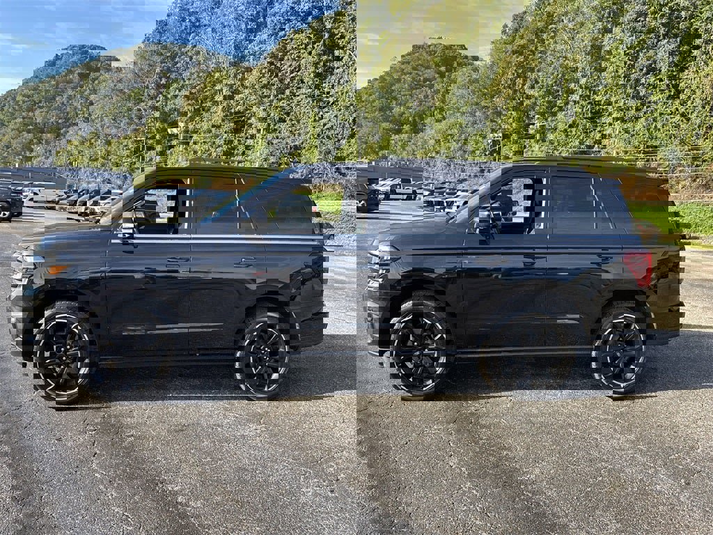 Used 2022 Ford Expedition Limited w/ Equipment Group 303A image 8