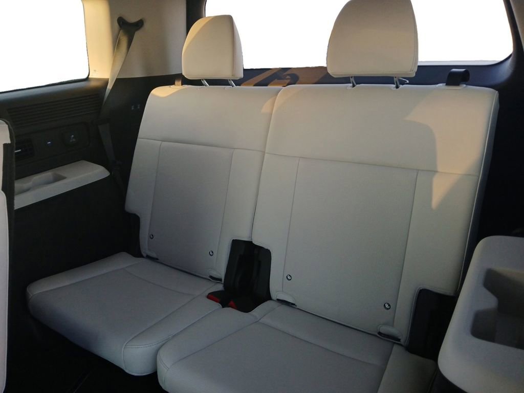 Used 2024 Hyundai Santa Fe Calligraphy image 18