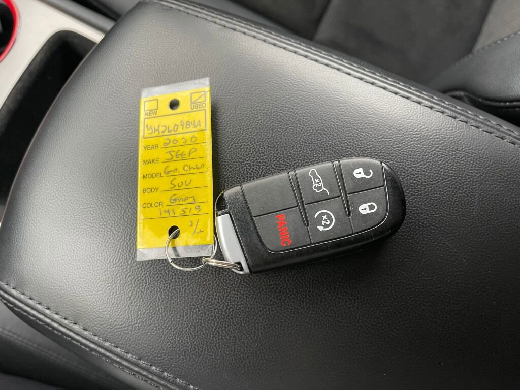 Used 2020 Jeep Grand Cherokee Altitude AWD/4WD image 4
