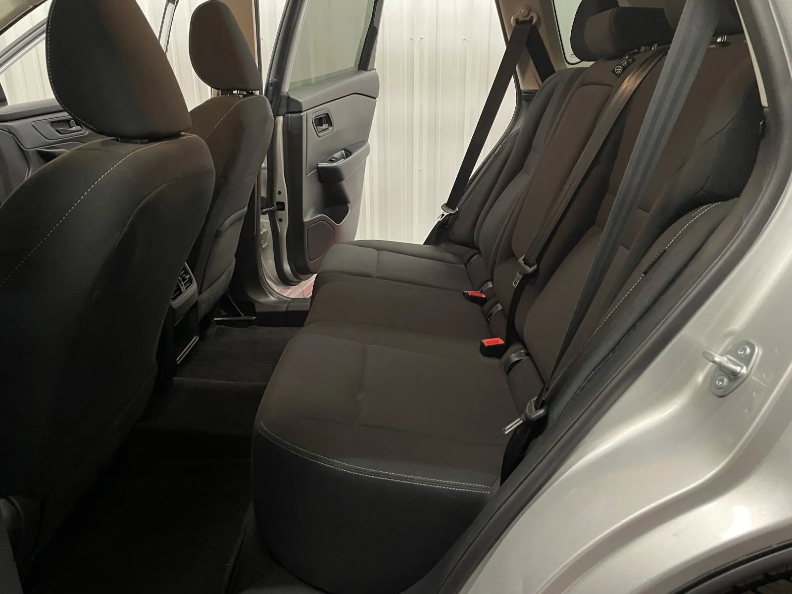 Used 2024 Nissan Rogue S FWD image 34