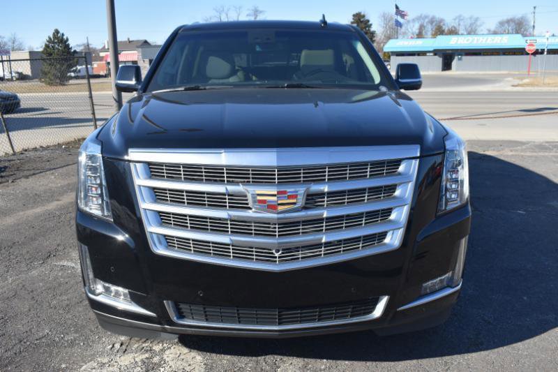 Used 2019 Cadillac Escalade ESV Luxury image 3