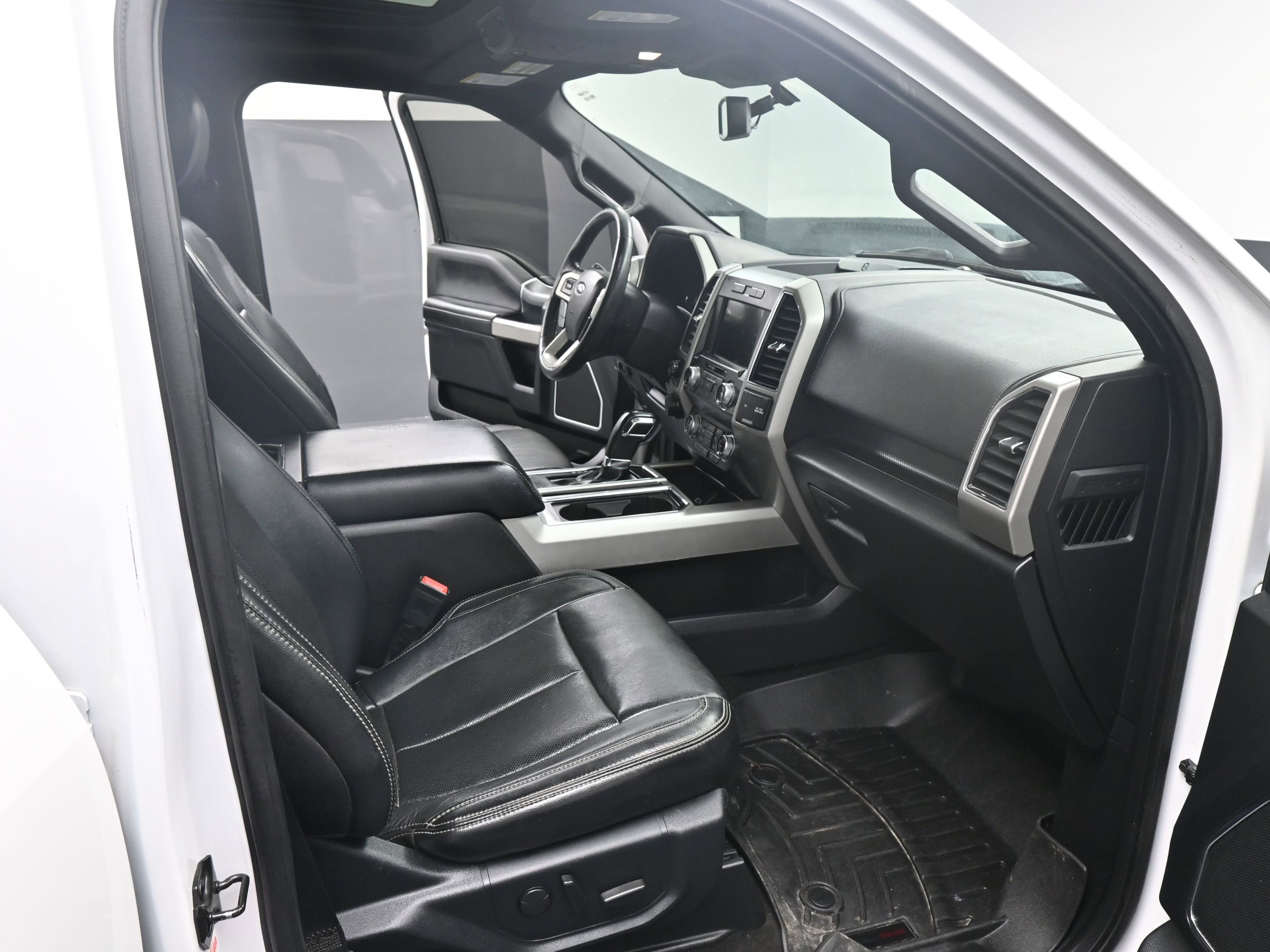 Used 2019 Ford F150 Lariat w/ Equipment Group 502A Luxury image 19