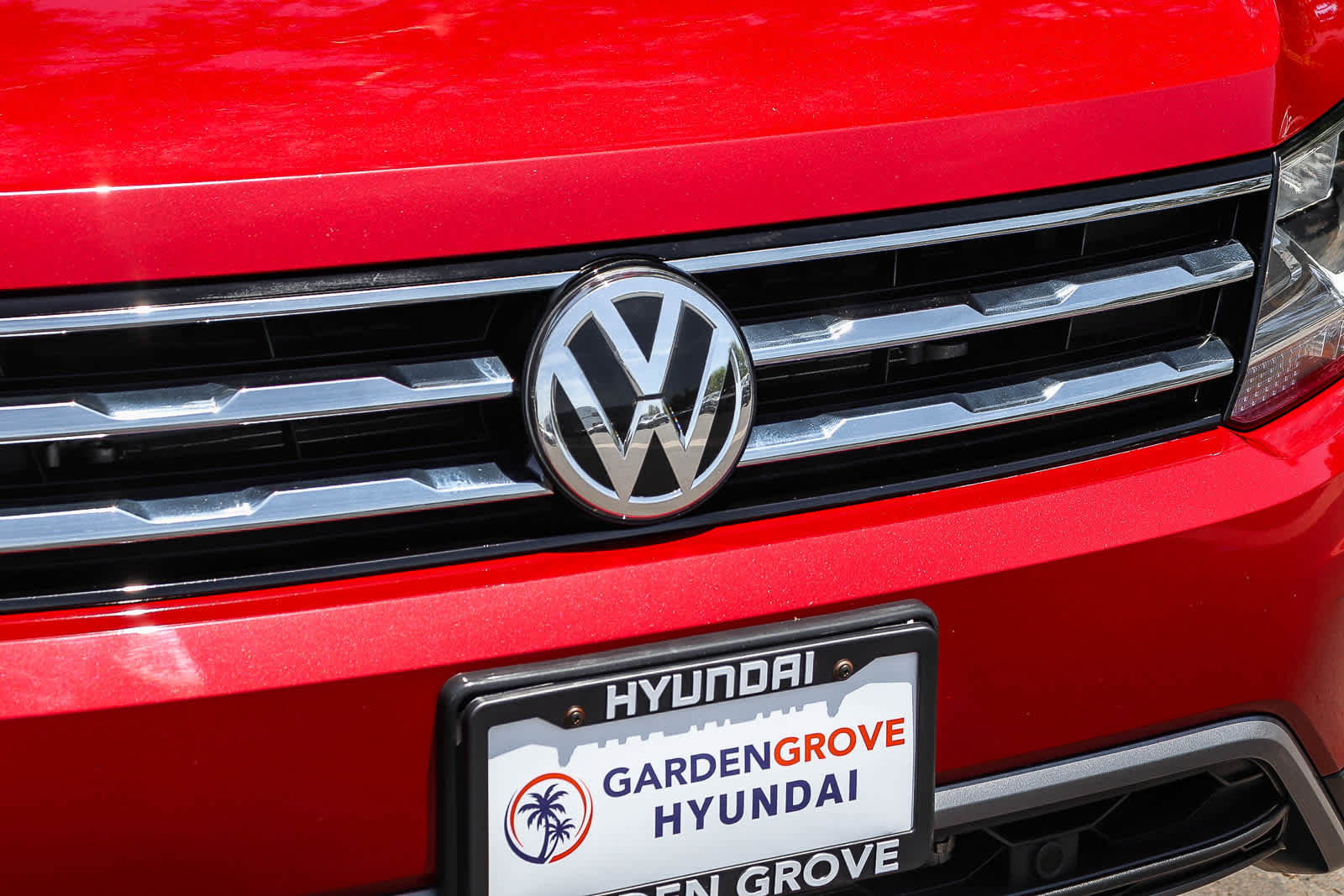 Used 2020 Volkswagen Tiguan SEL FWD image 5