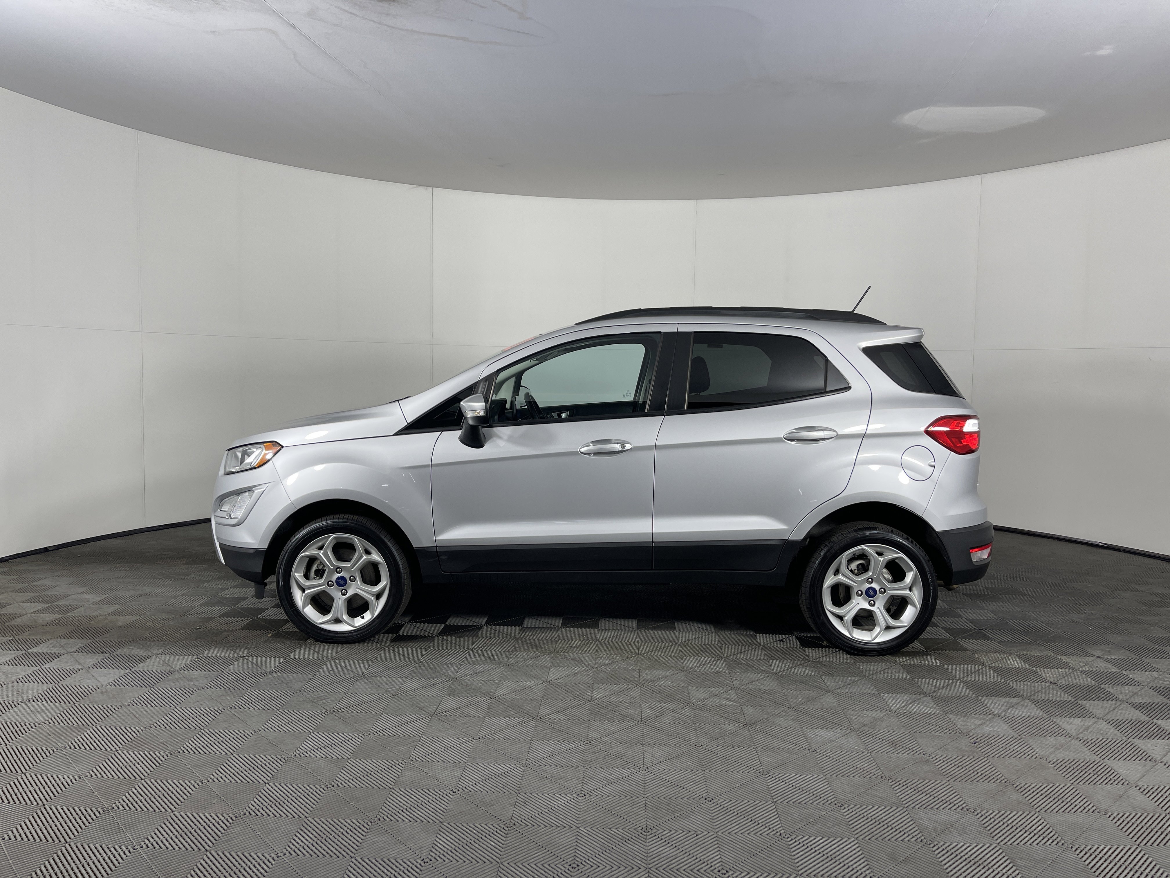 Used 2022 Ford EcoSport SE w/ SE Convenience Package image 3