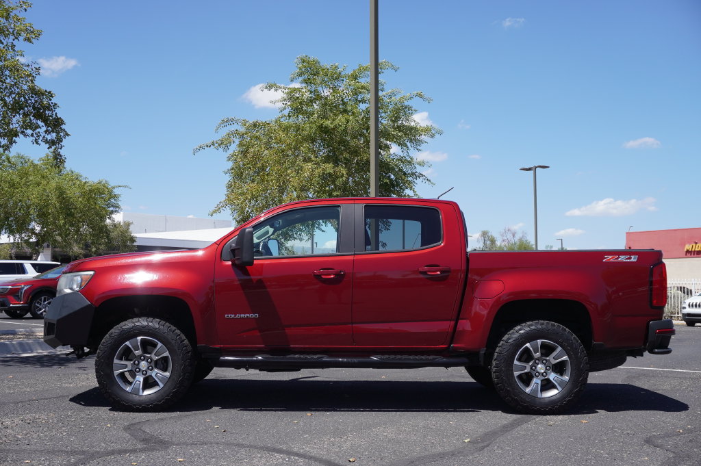 Used 2019 Chevrolet Colorado Z71 AWD/4WD image 2