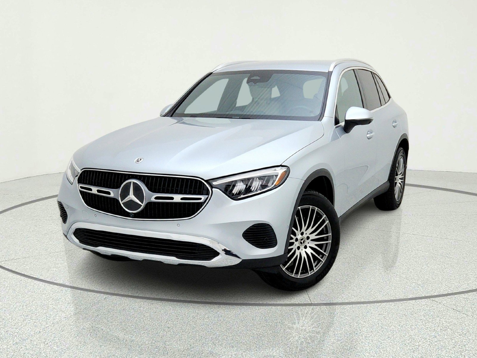 Certified 2026 Mercedes-Benz GLC 300 image 2