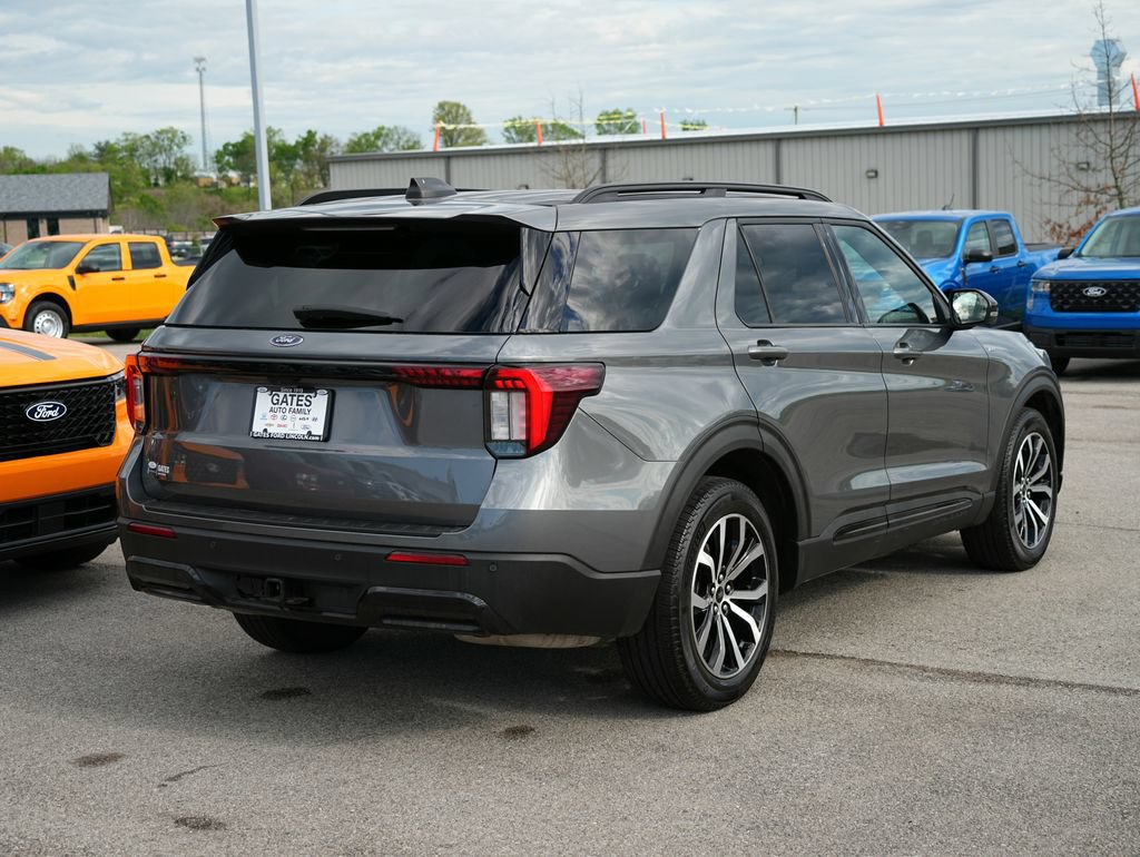 Used 2025 Ford Explorer ST-Line RWD image 6
