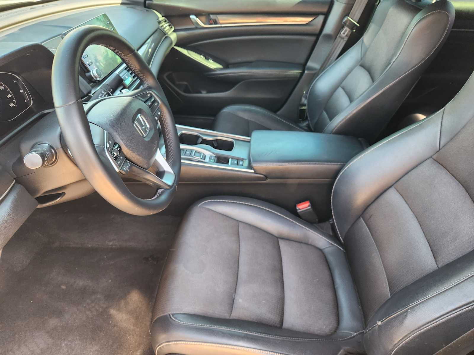 Used 2018 Honda Accord Sport image 12