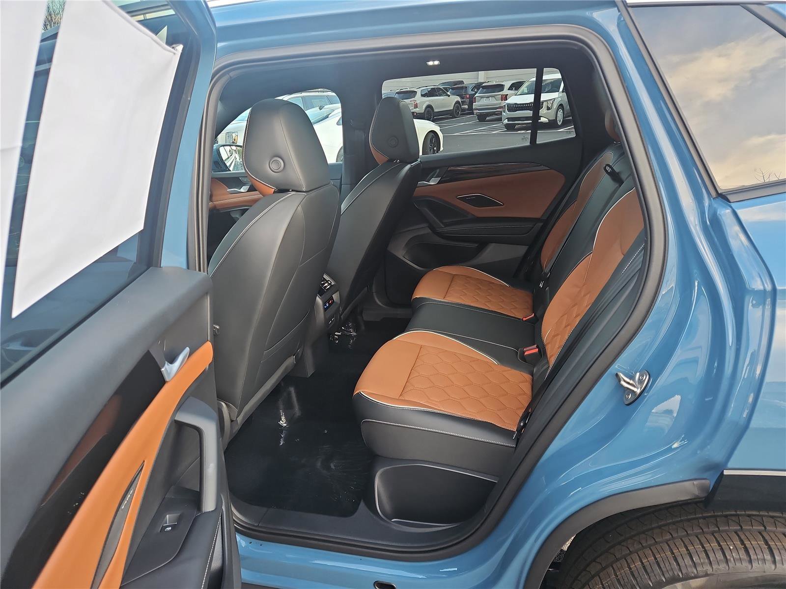 New 2026 Volkswagen Tiguan SEL R-Line image 25