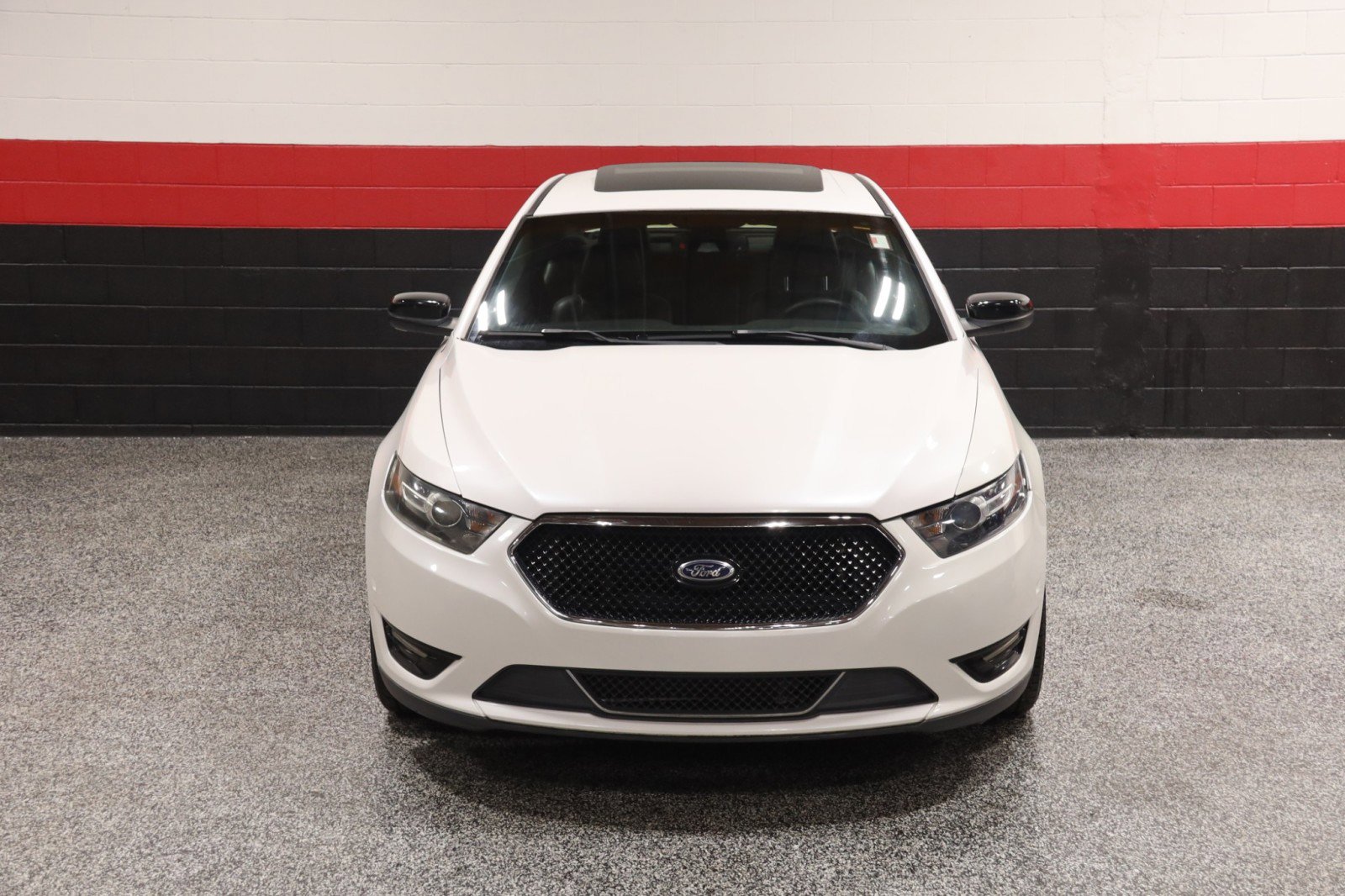 Used 2013 Ford Taurus SHO image 12