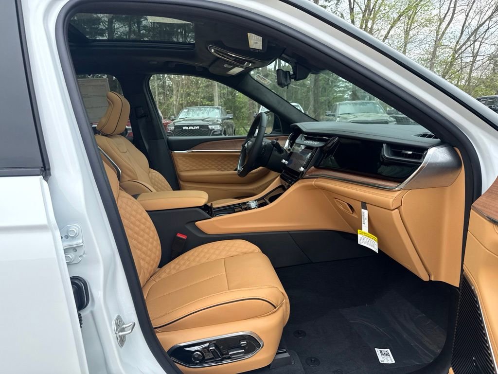 New 2026 Jeep Grand Cherokee Summit AWD/4WD image 32