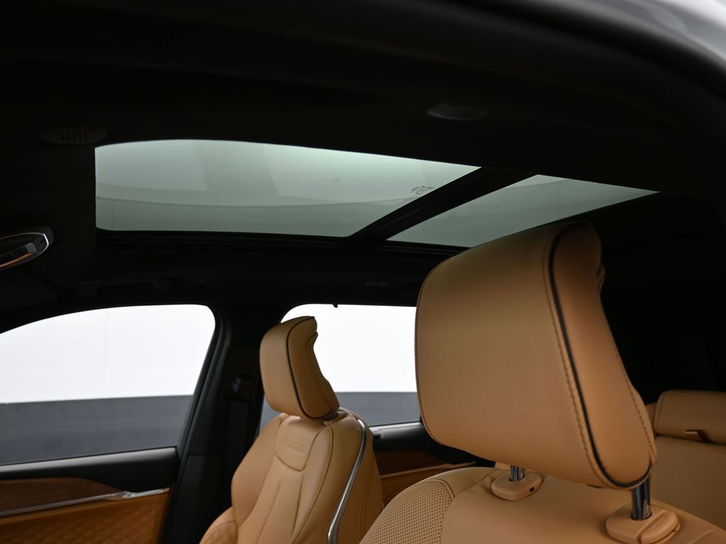 New 2025 Jeep Grand Cherokee Summit image 11