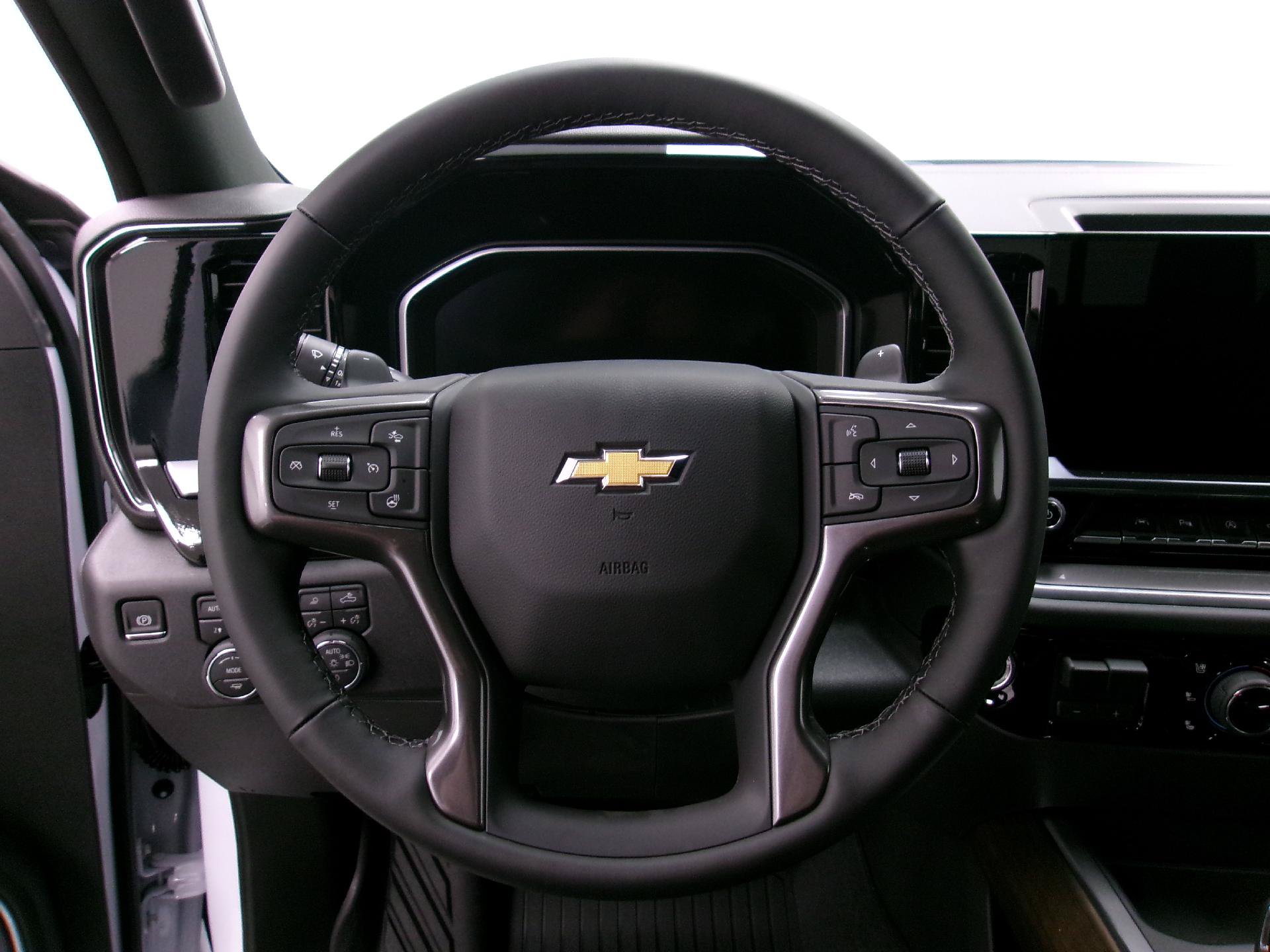 New 2026 Chevrolet Silverado 1500 High Country w/ Technology Package AWD/4WD image 7
