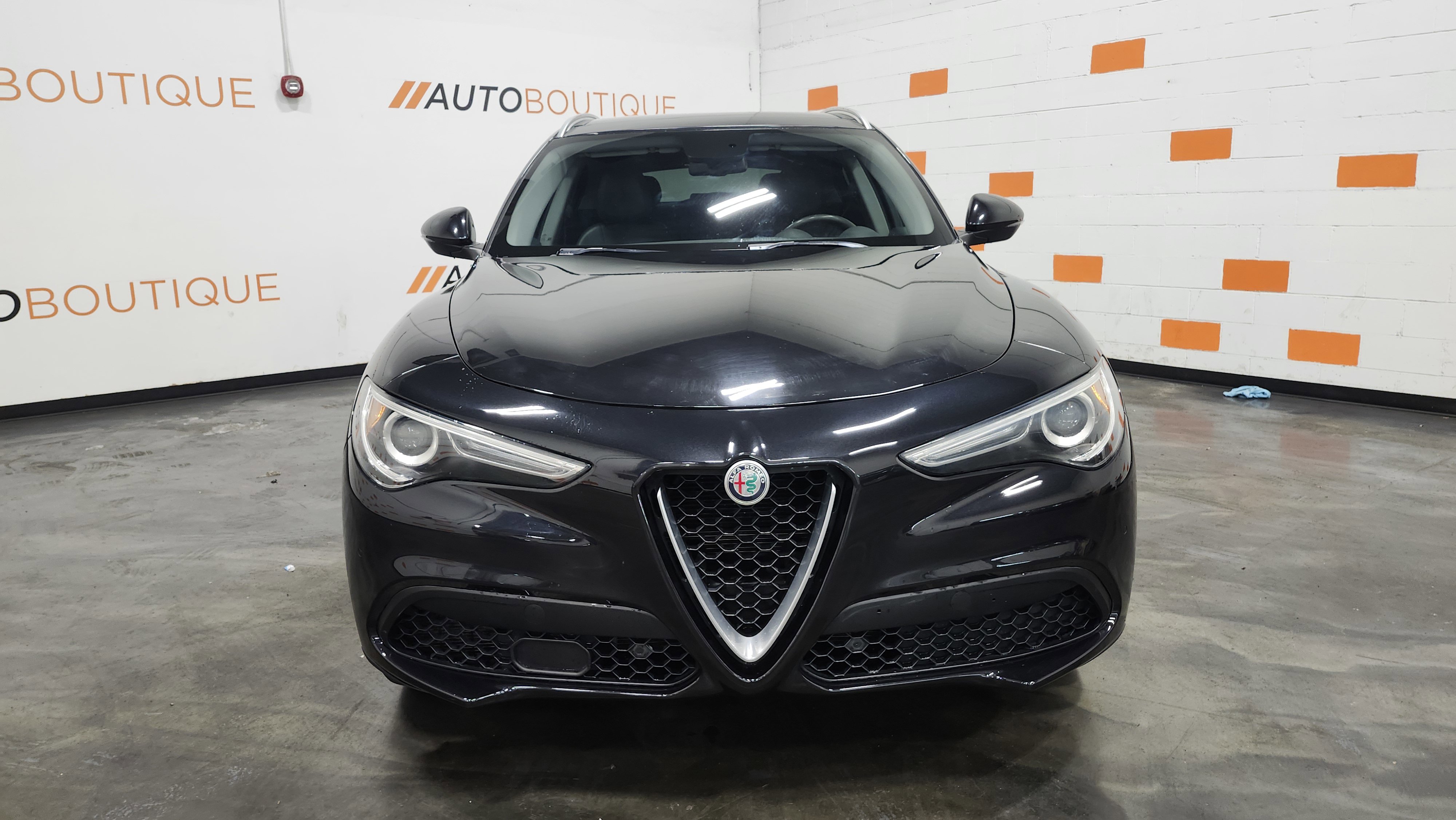 Used 2018 Alfa Romeo Stelvio AWD image 15