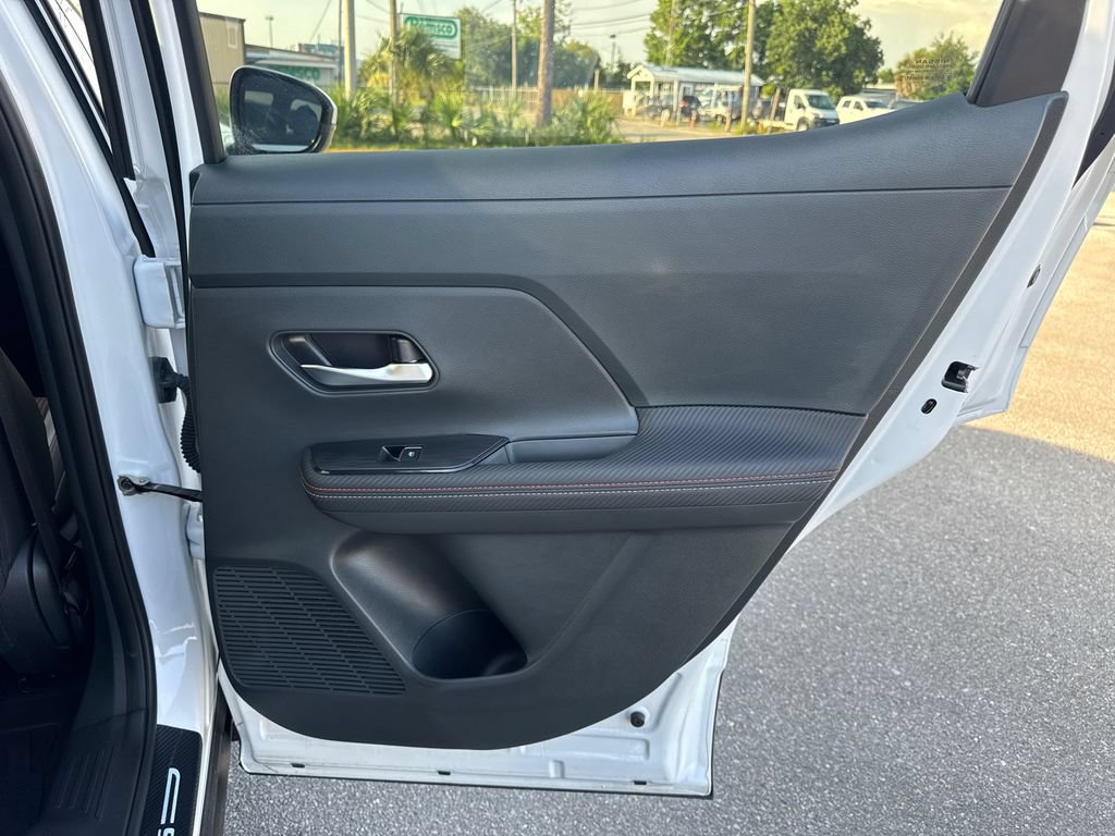 Used 2025 Nissan Kicks SR w/ SR Premium Package FWD image 17