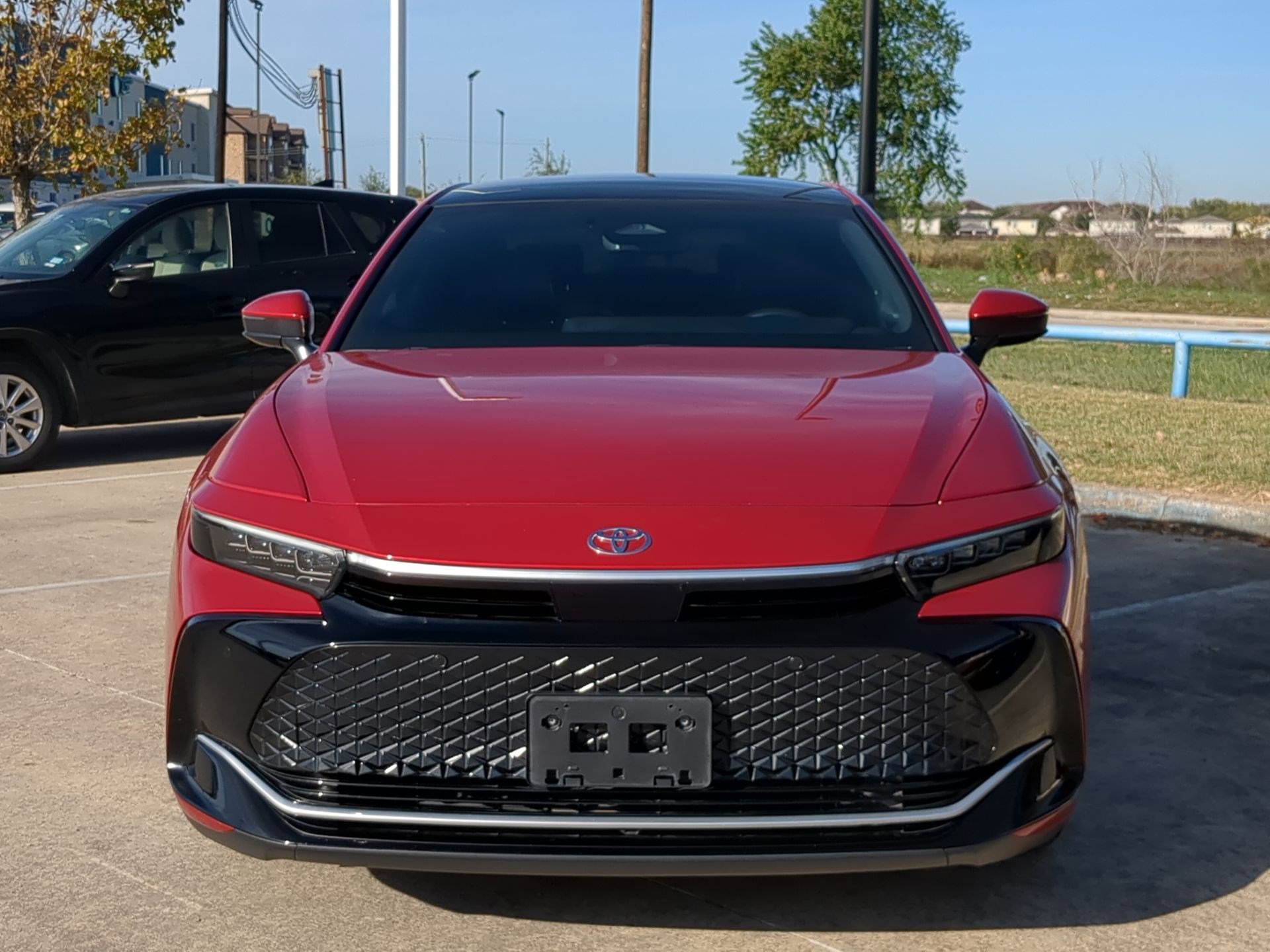 Used 2023 Toyota Crown Limited image 9