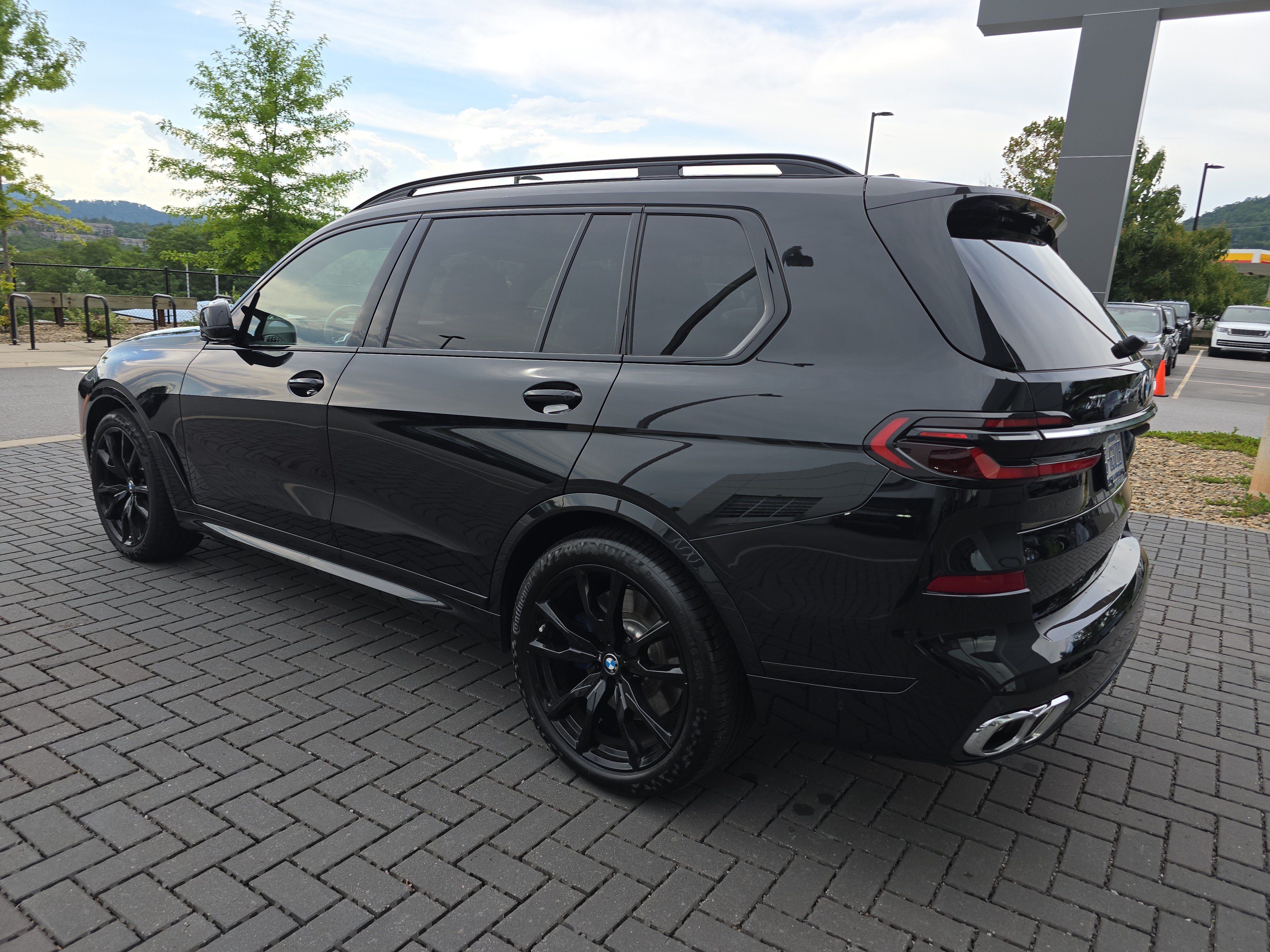 Used 2026 BMW X7 M60i AWD/4WD image 4