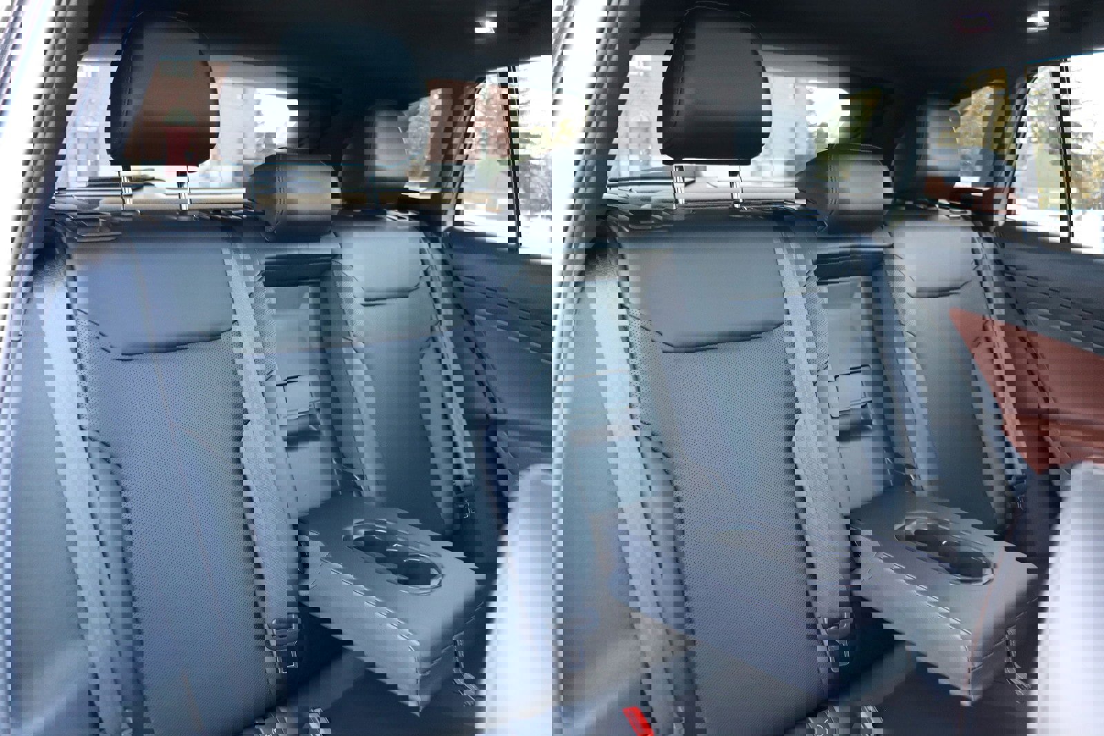 Used 2021 Volkswagen ID.4 Pro S w/ Gradient Package image 16