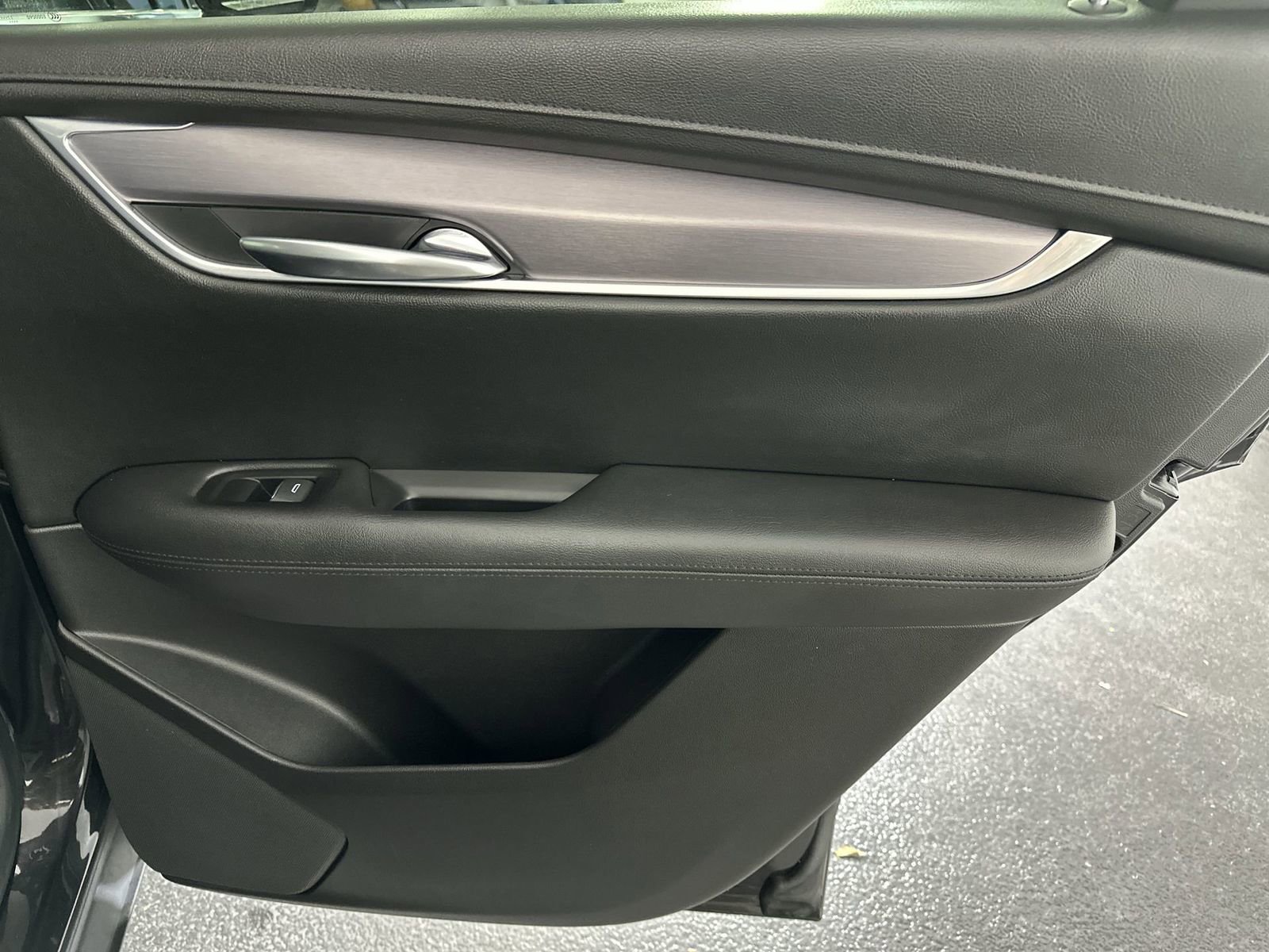 Used 2018 Cadillac XT5 Luxury w/ Driver Awareness Package image 31