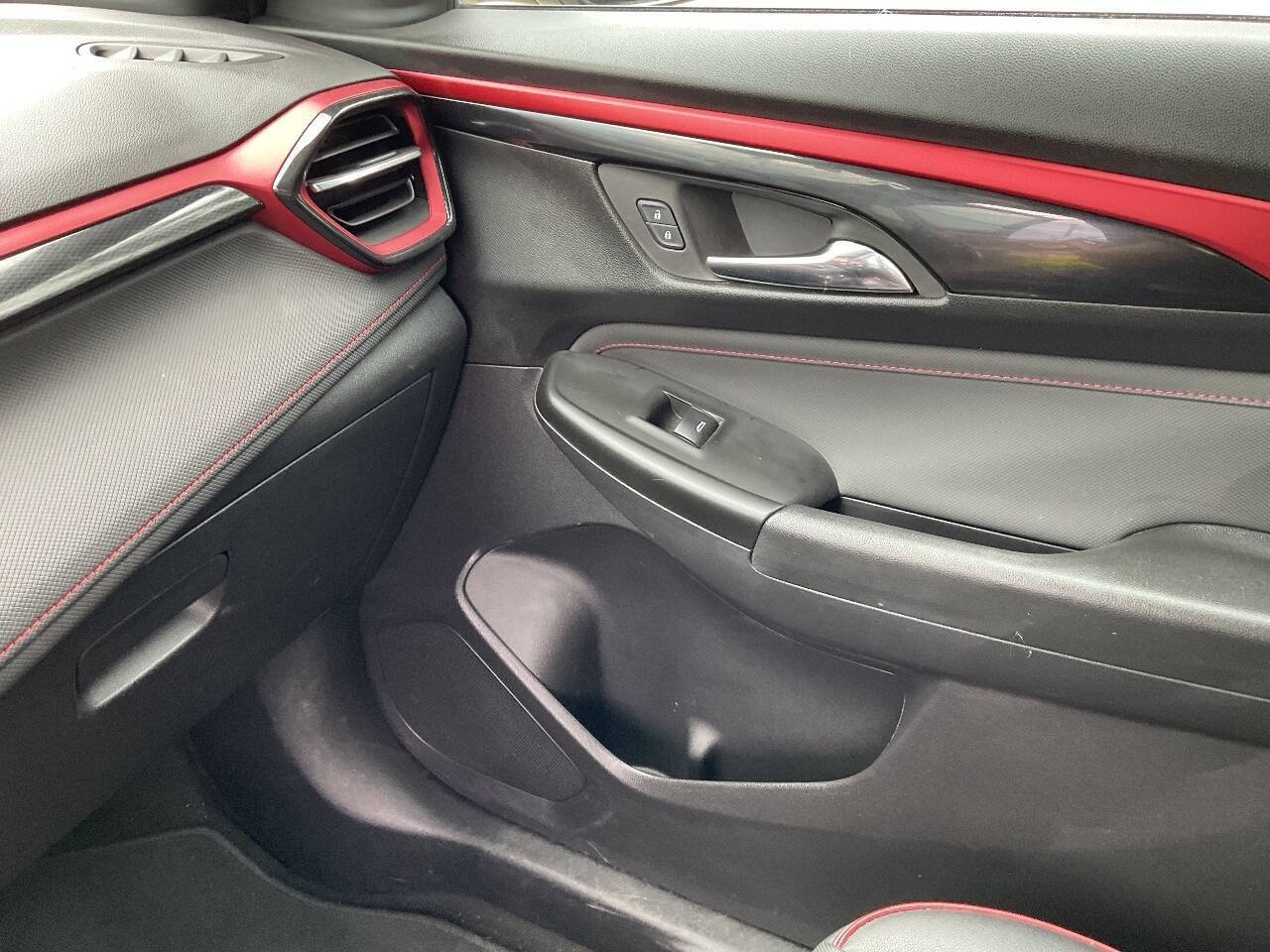 Used 2024 Chevrolet TrailBlazer RS w/ Convenience Package FWD image 14