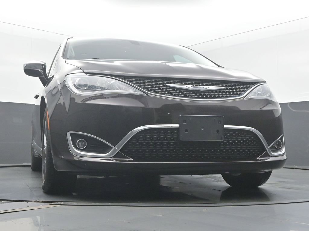 Used 2018 Chrysler Pacifica Limited image 53