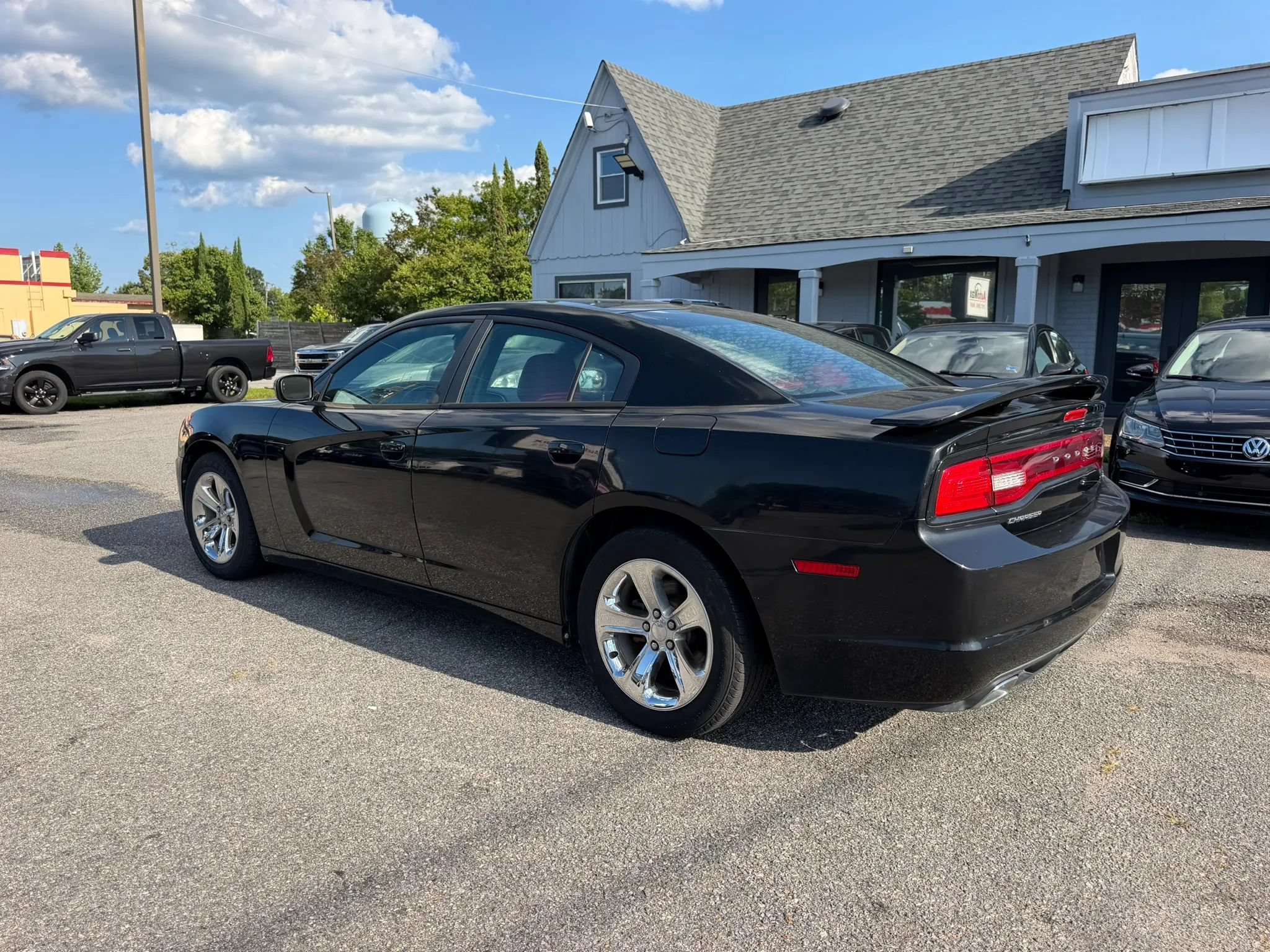 Used 2012 Dodge Charger SXT Plus RWD image 3