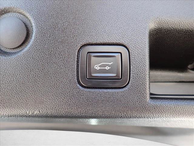 Used 2018 Chevrolet Equinox LT w/ Sun & Infotainment Package AWD/4WD image 9