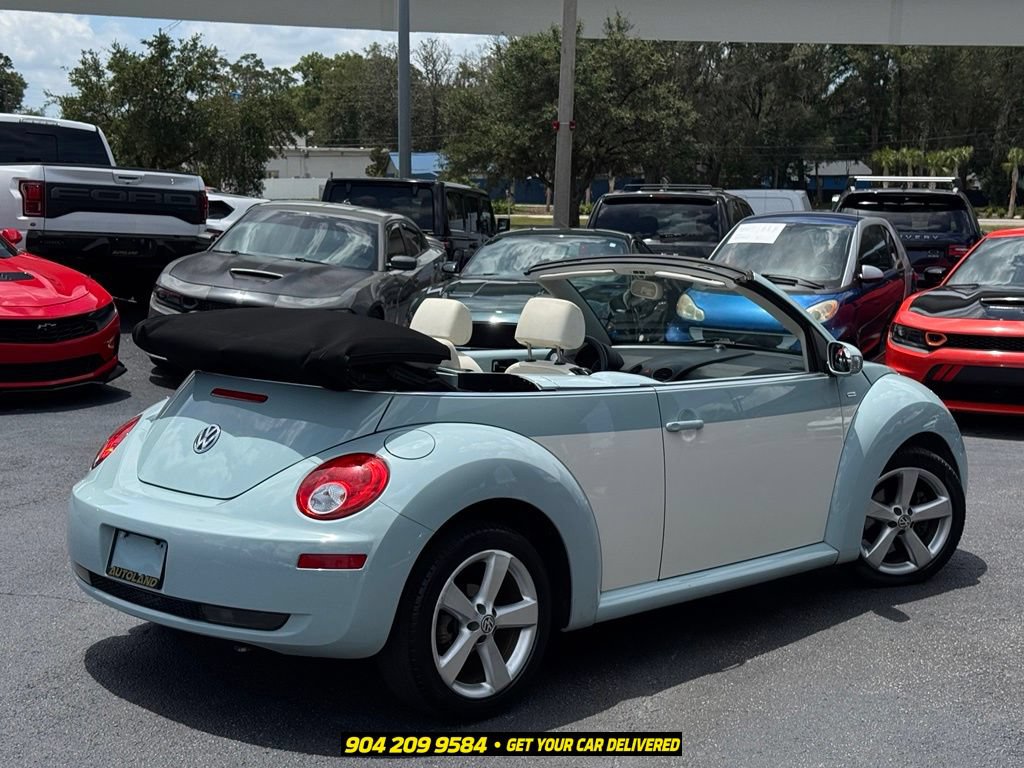 Used 2010 Volkswagen Beetle Final Edition FWD image 8