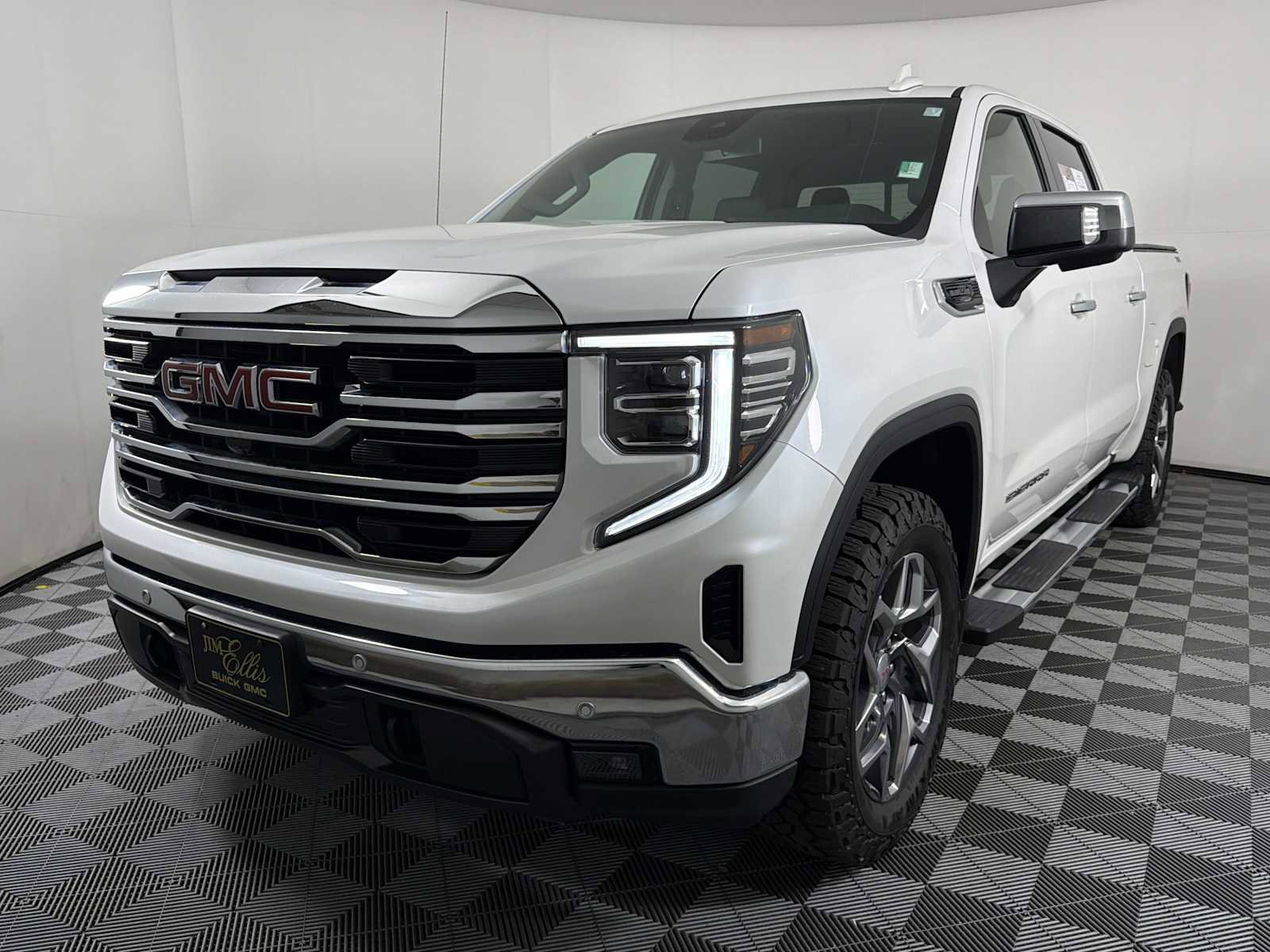 Certified 2024 GMC Sierra 1500 SLT w/ SLT Premium Package image 3