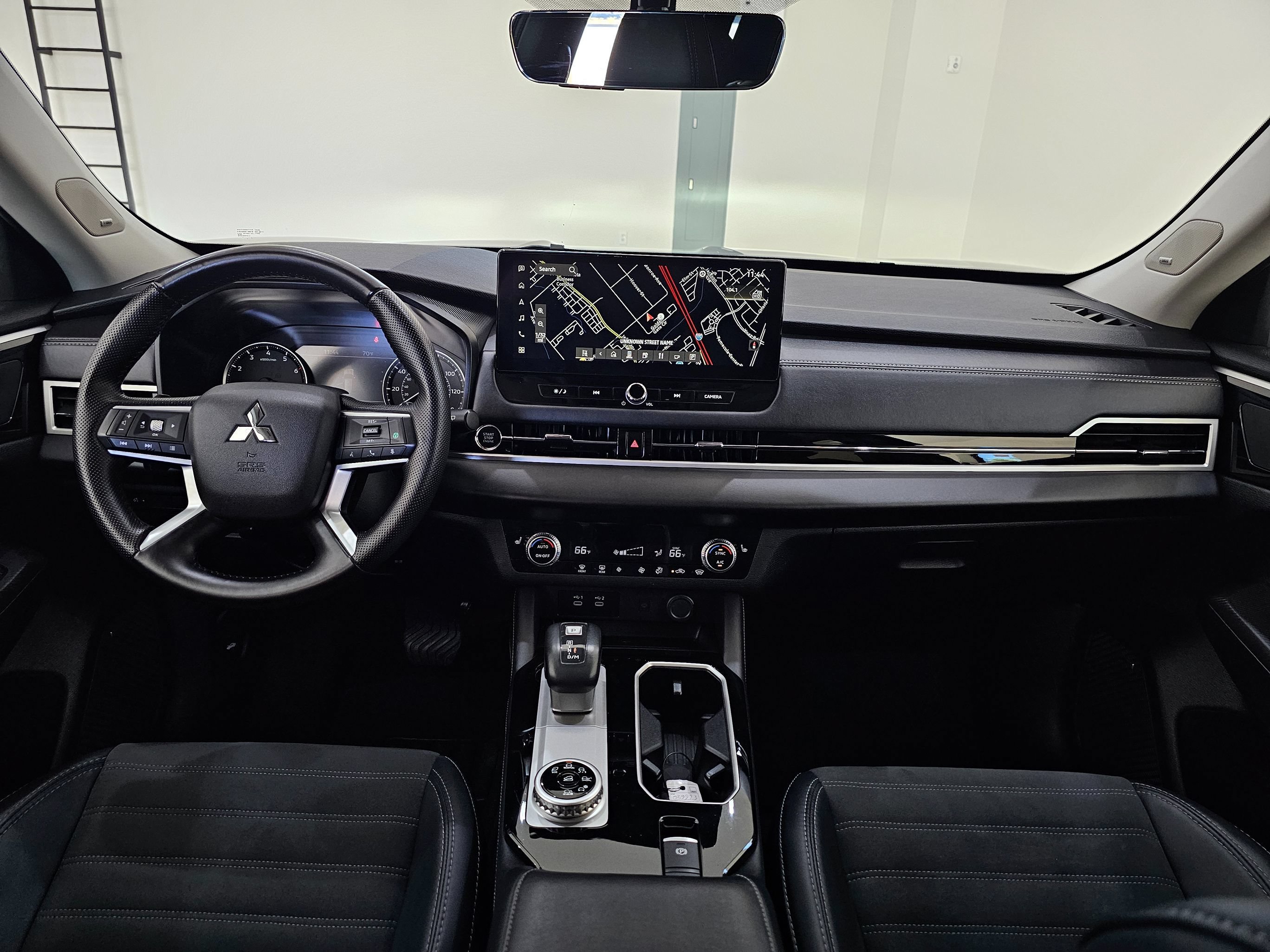 Used 2025 Mitsubishi Outlander SE AWD/4WD image 22