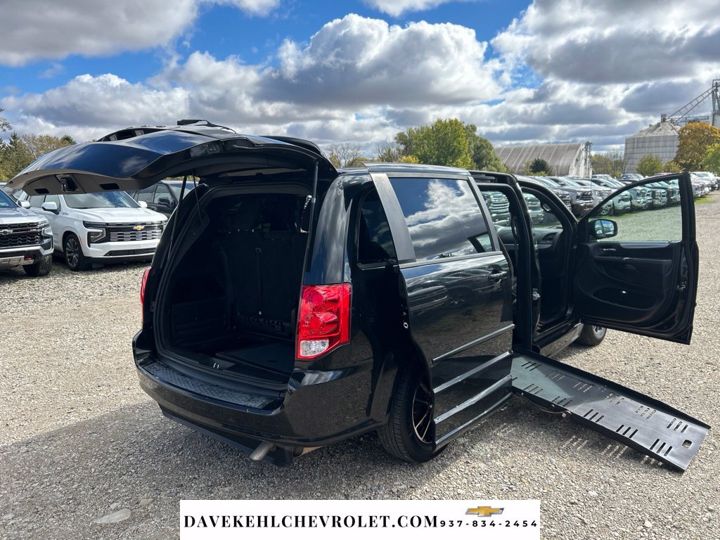 Used 2014 Dodge Grand Caravan SXT w/ UConnect Hands-Free Group FWD image 21