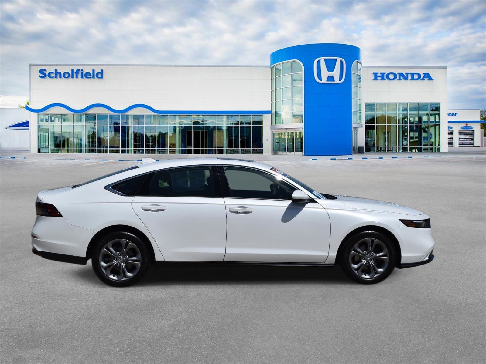Used 2024 Honda Accord EX image 2