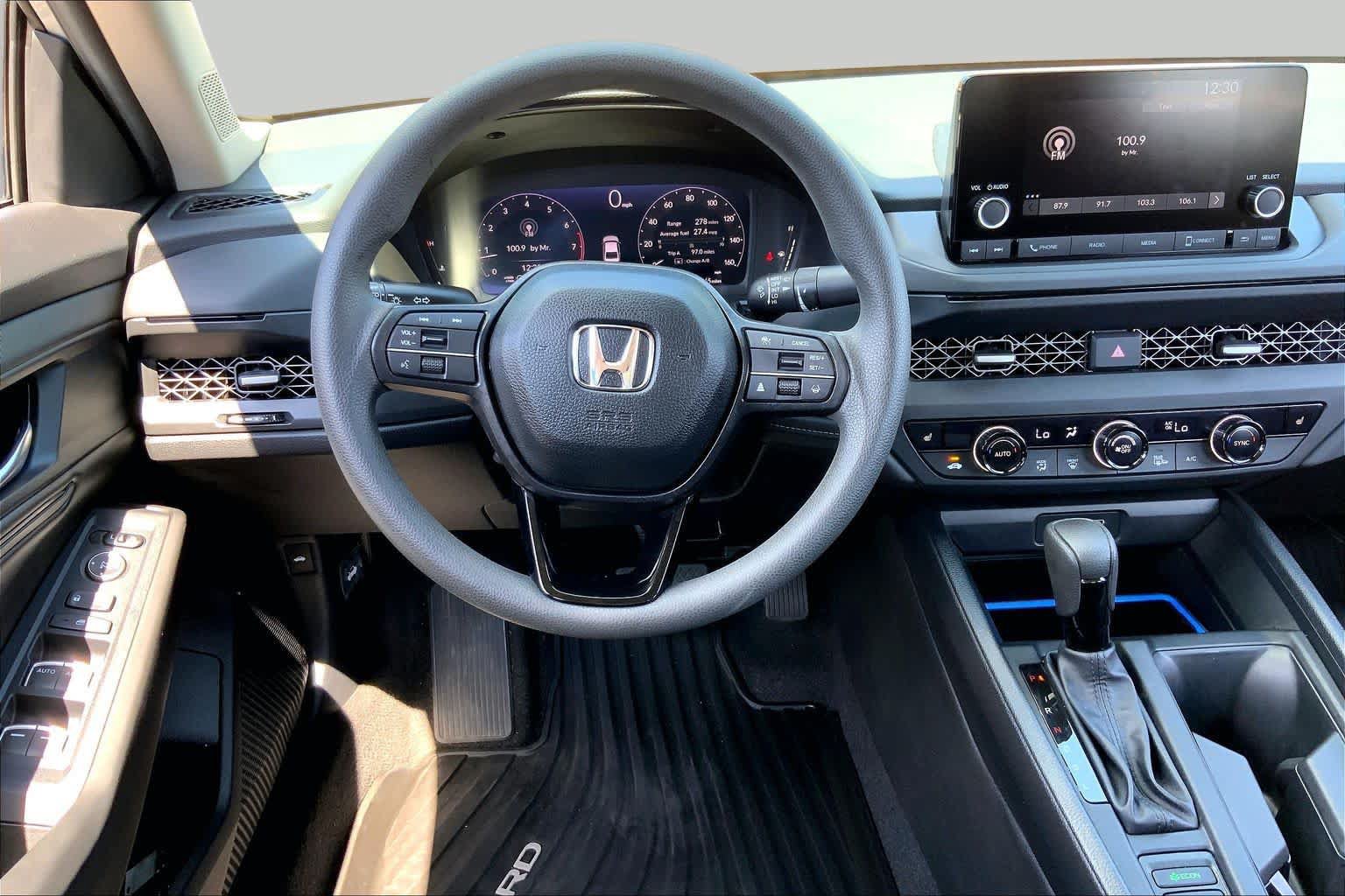 Used 2025 Honda Accord SE image 6
