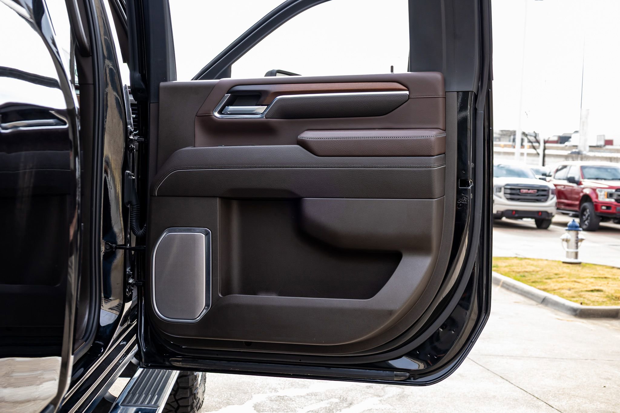 Used 2024 GMC Sierra 2500 Denali w/ Denali Reserve Package image 39