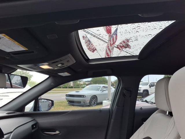 Used 2024 Lexus UX 250h FWD w/ Premium Package image 14