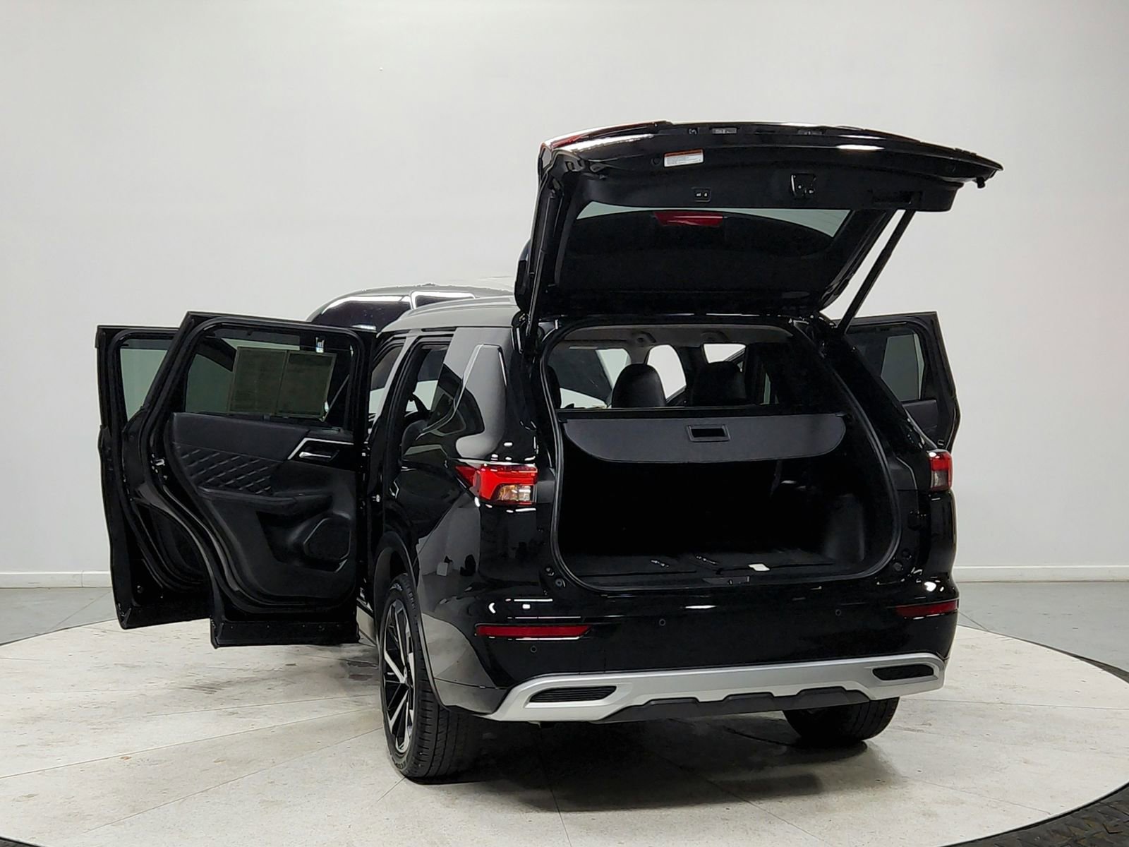 Used 2024 Mitsubishi Outlander SEL image 14