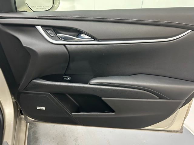 Used 2014 Cadillac XTS Base image 24