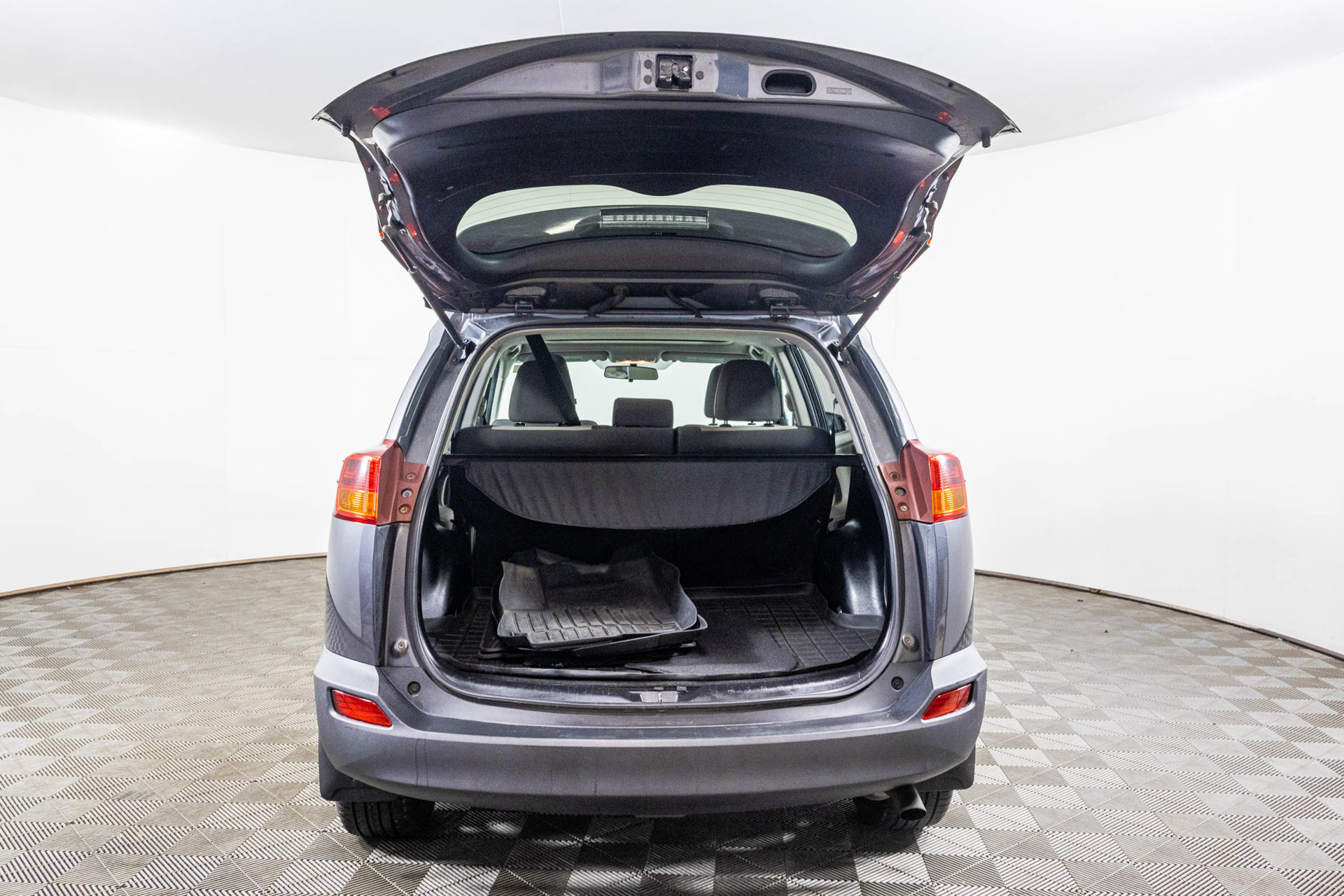 Used 2013 Toyota RAV4 XLE FWD image 40