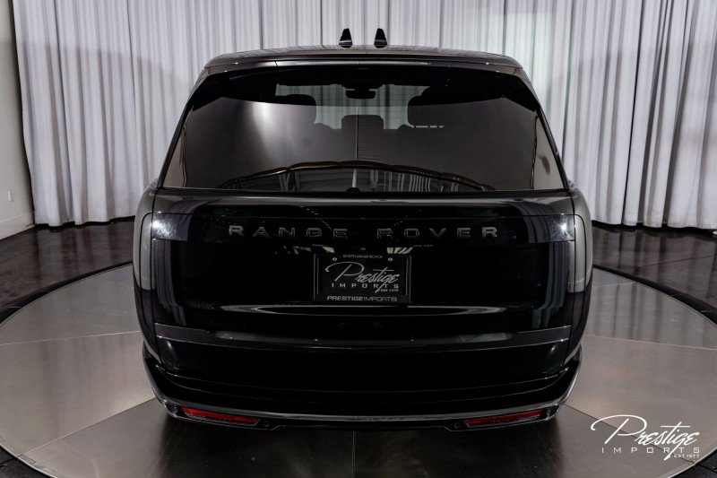 Used 2025 Land Rover Range Rover SE image 16