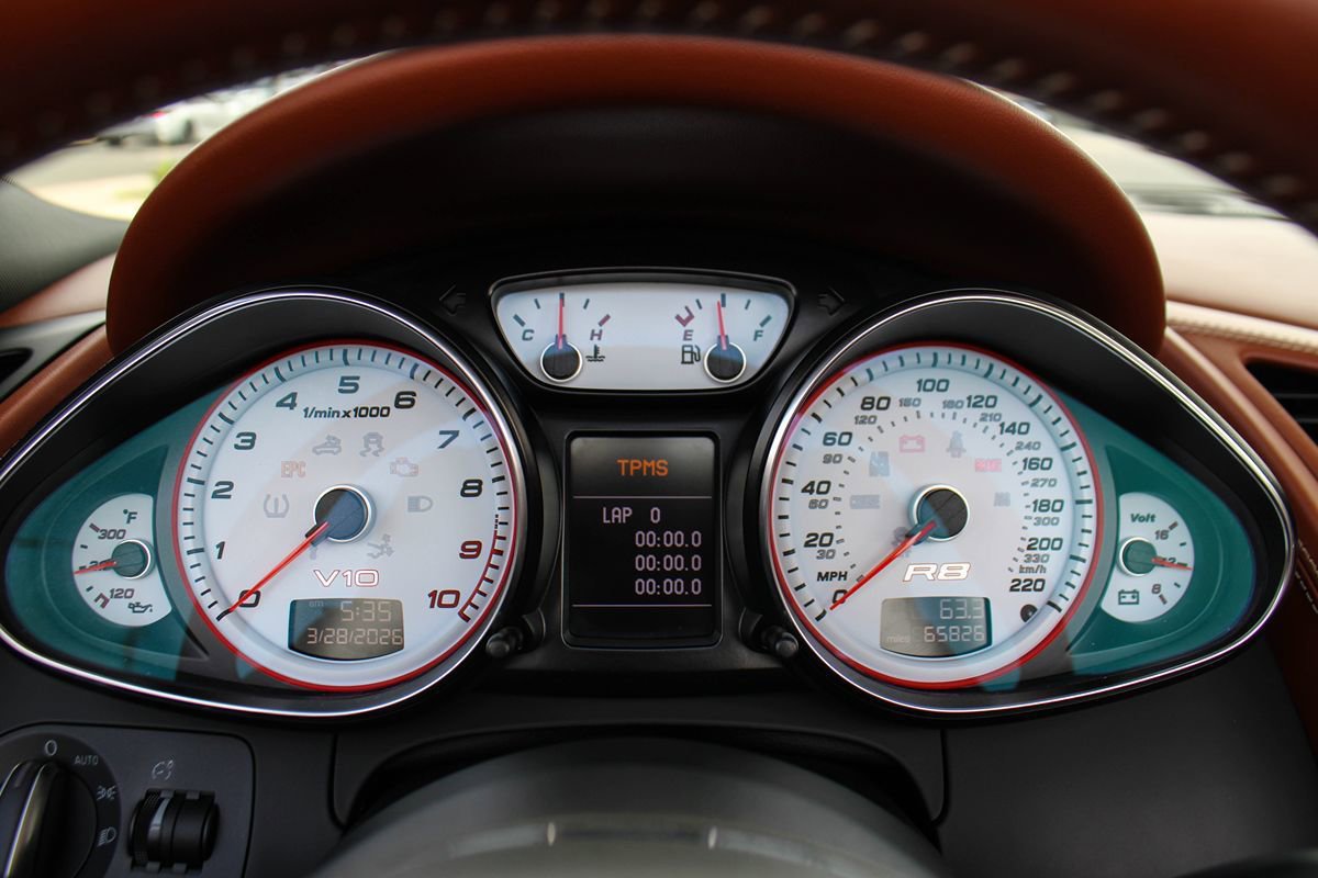 Used 2011 Audi R8 V10 image 23