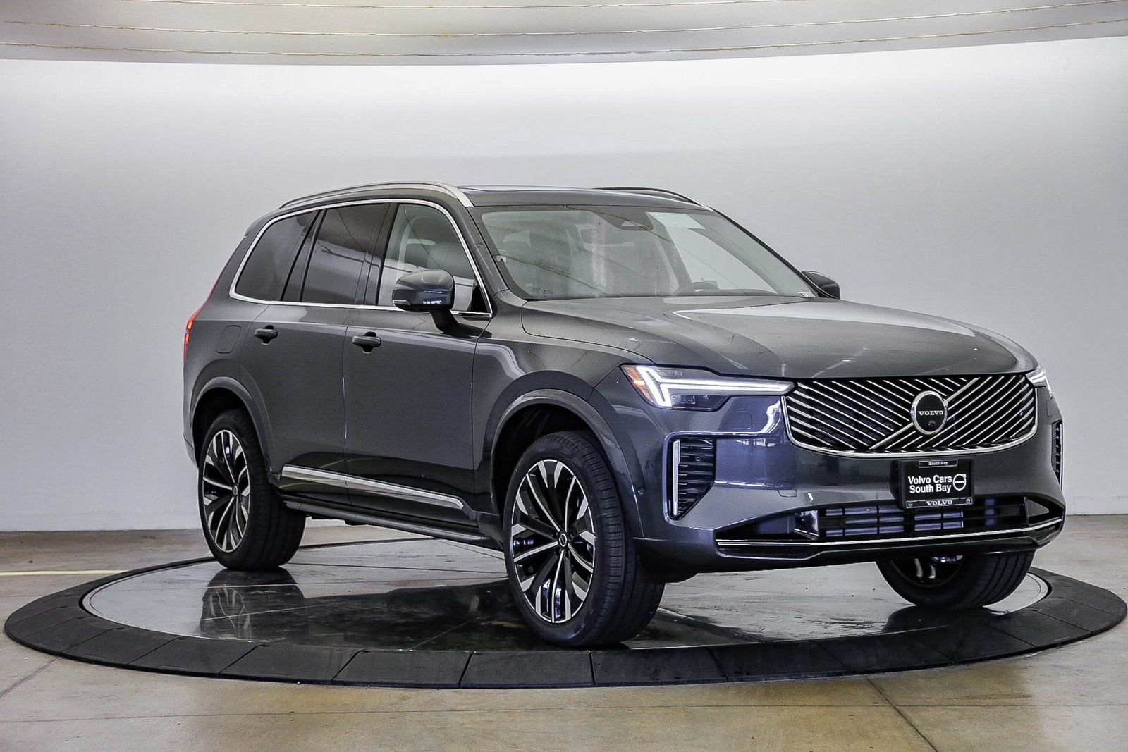 New 2026 Volvo XC90 T8 Ultra w/ Lounge Package image 5