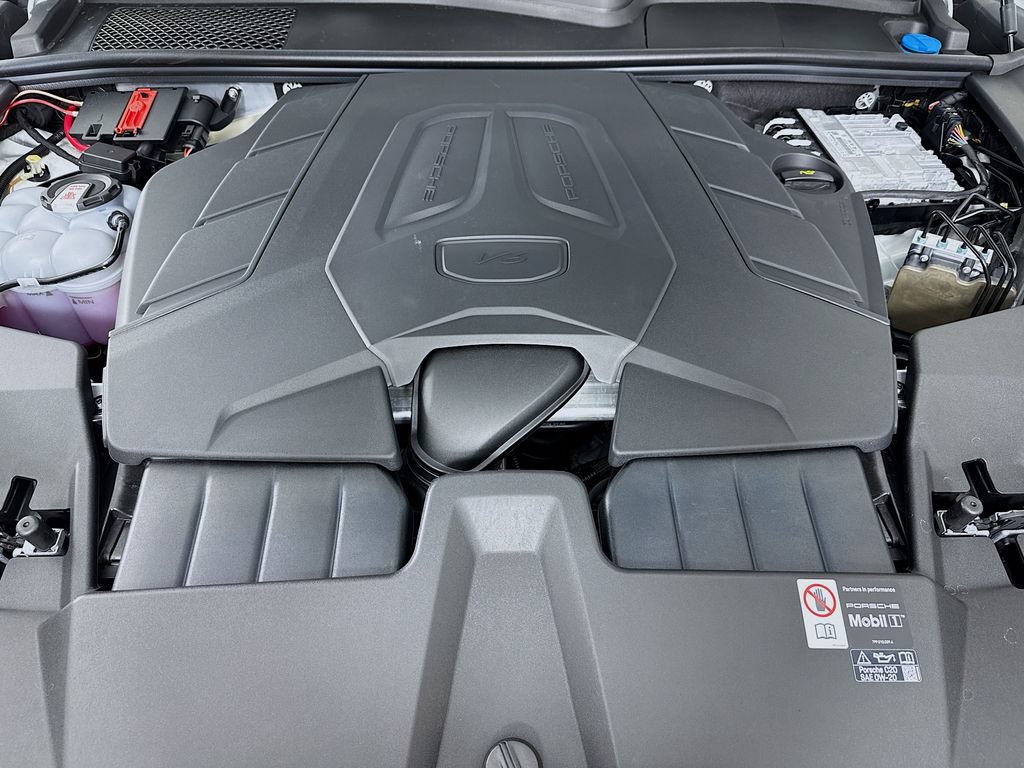 New 2026 Porsche Cayenne Coupe AWD/4WD image 32